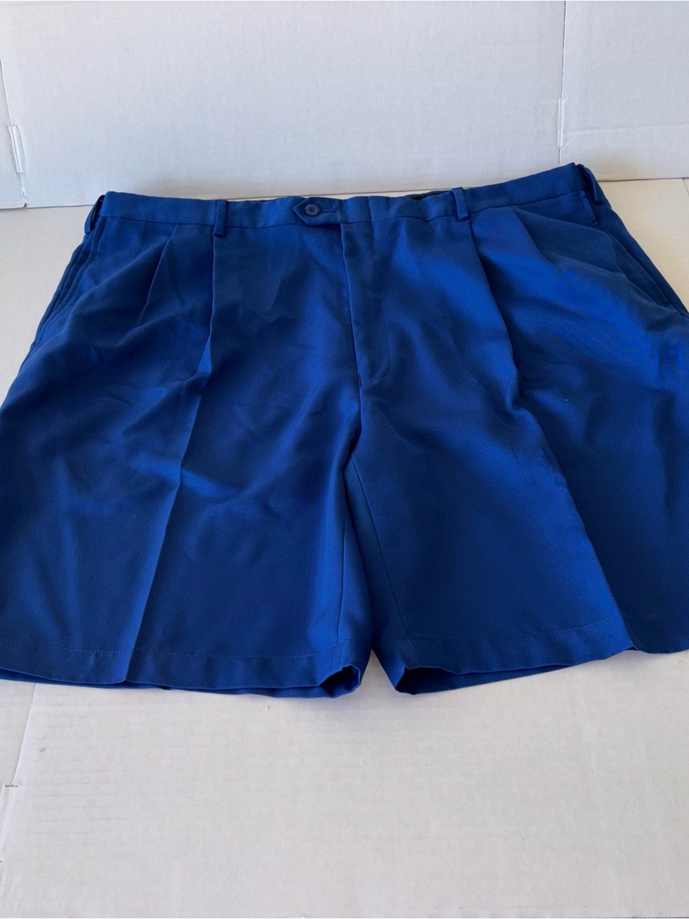 Jos. A. Bank Men's Royal Blue Pleated Front Golf Shorts. Size 44.